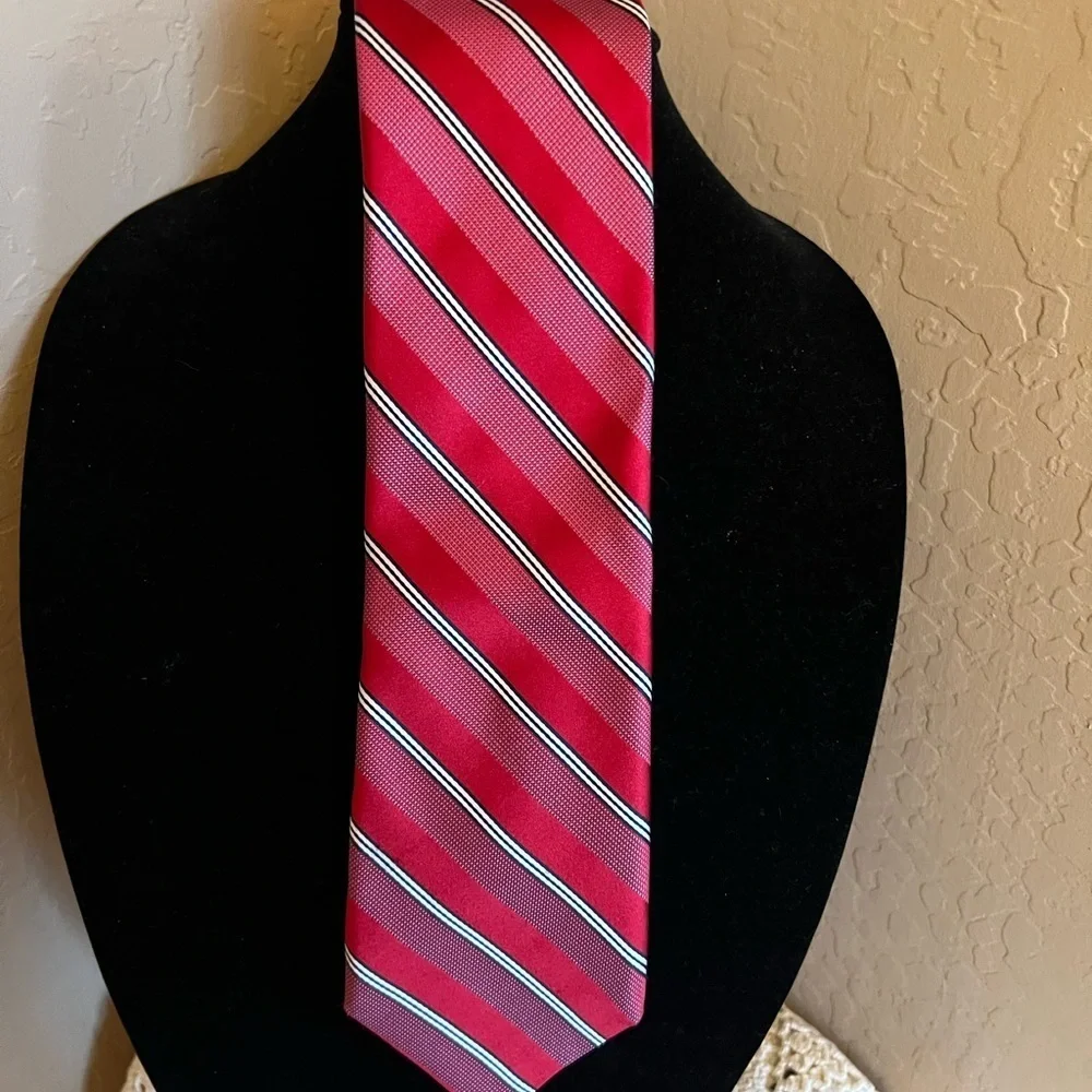 Cremieux Silk Seven-Fold Neck Tie Made in Italy - Red Stripe
